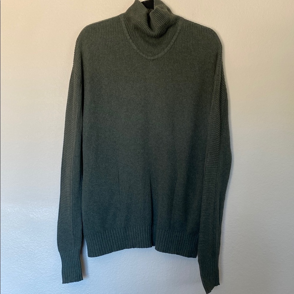 Lululemon Cozy Calling turtleneck sweater green pockets no size large?